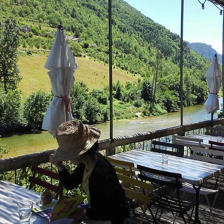 Hotel-Restaurant Le Parisien Les Vignes Bagian luar foto